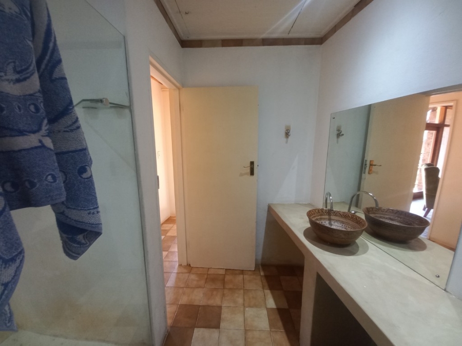 5 Bedroom Property for Sale in Broederstroom North West